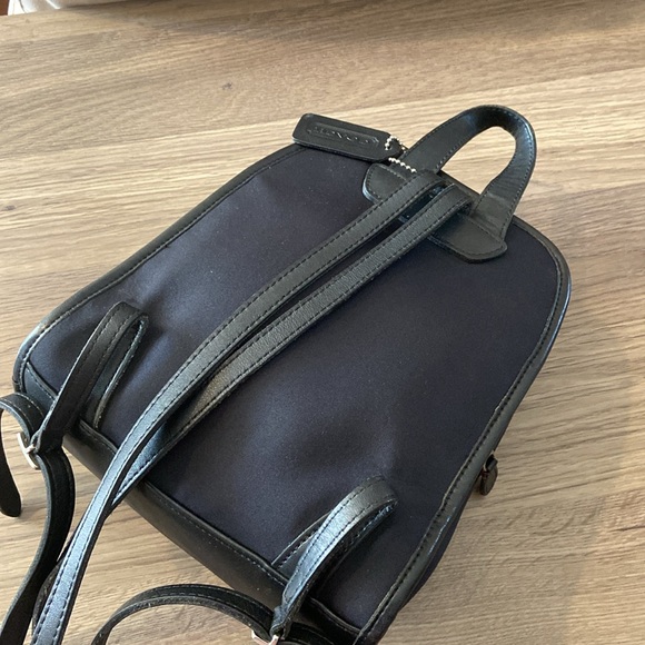 Vintage Coach Neo Leather Backpack - Picture 7 of 13